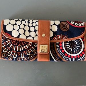 Kate Spade clutch , Great condition ! summer vibes